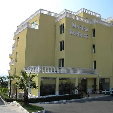 Marina Sunrise Aparthotel 4*